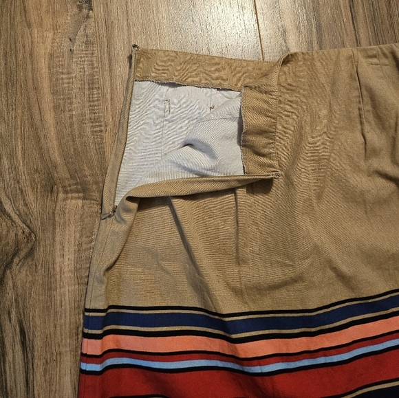 LOFT Tan and Red Mini Skirt - Picture 4 of 7